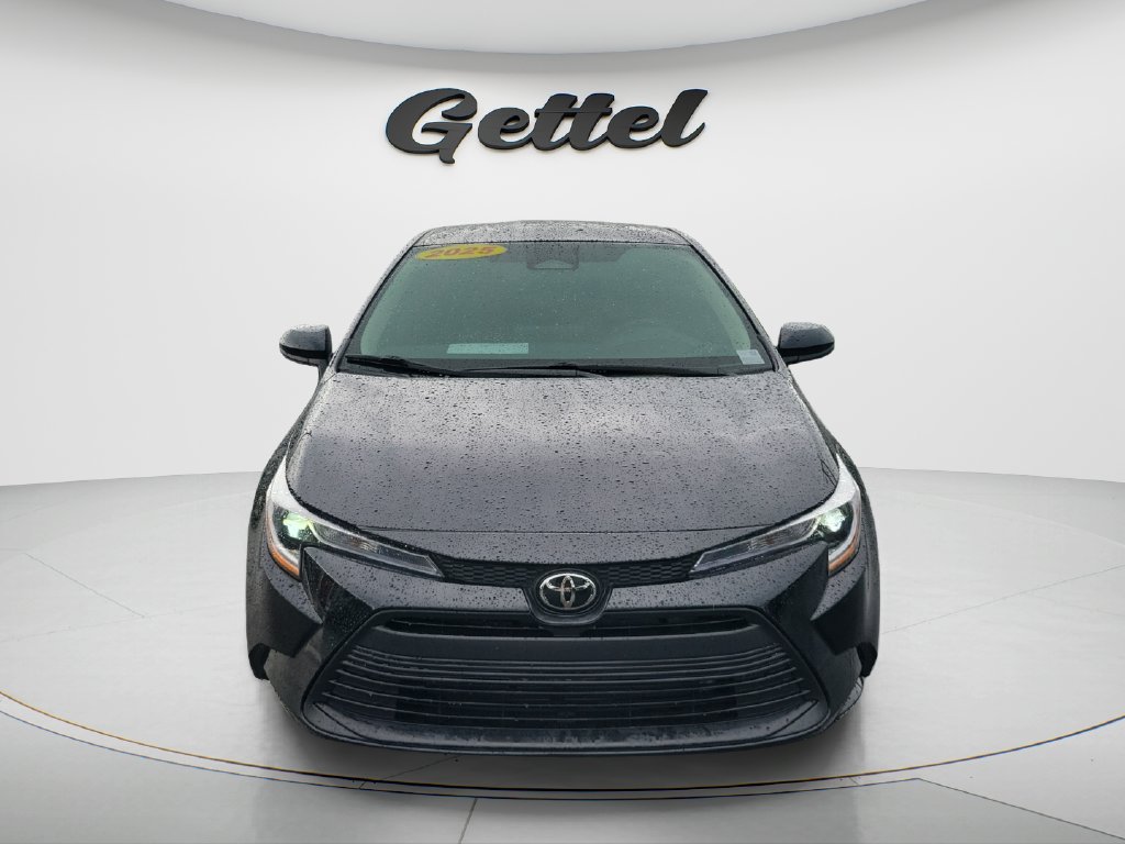 Used 2025 Toyota Corolla LE FWD image 2