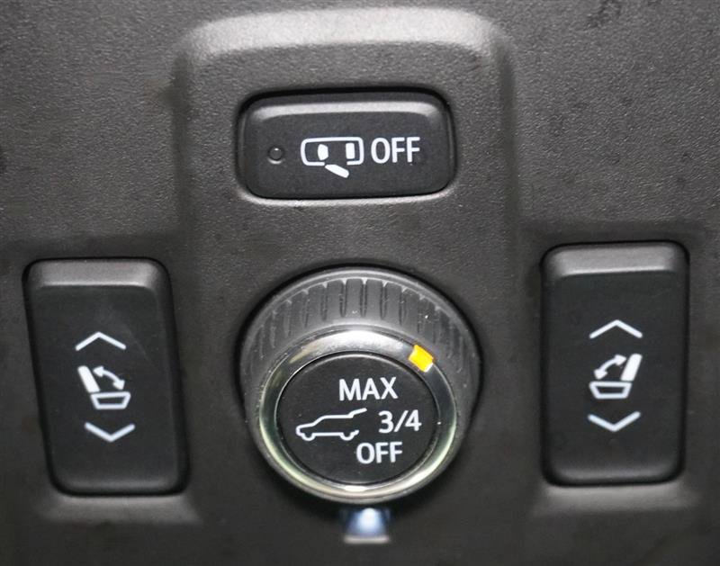 Used 2021 Cadillac Escalade Premium Luxury w/ Driver Assist Tech Package image 42