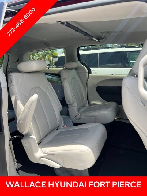 Used 2019 Chrysler Pacifica Touring-L w/ Advanced Safetytec Group FWD image 5