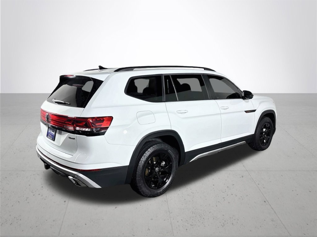 Certified 2024 Volkswagen Atlas Peak Edition SE AWD/4WD image 7