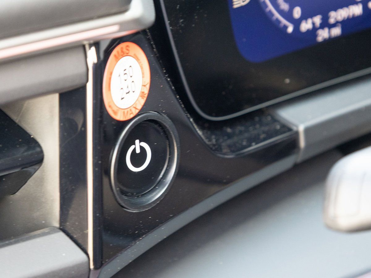 New 2025 Porsche Macan 4 Electric image 26