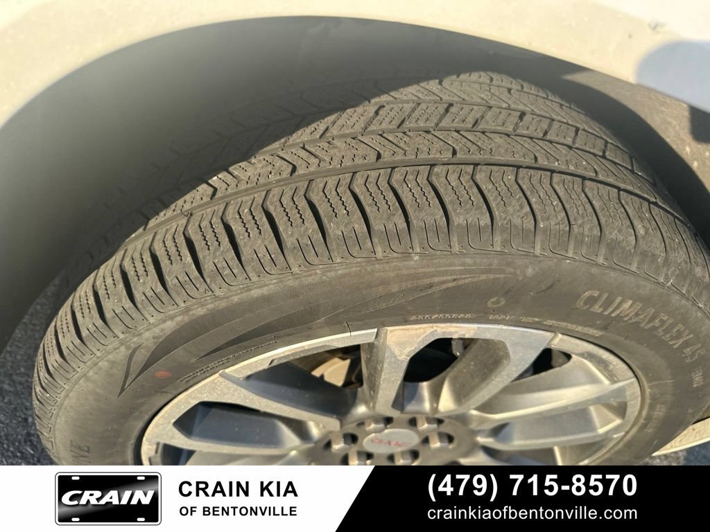 Used 2021 GMC Acadia Denali w/ Denali Technology Package FWD image 11