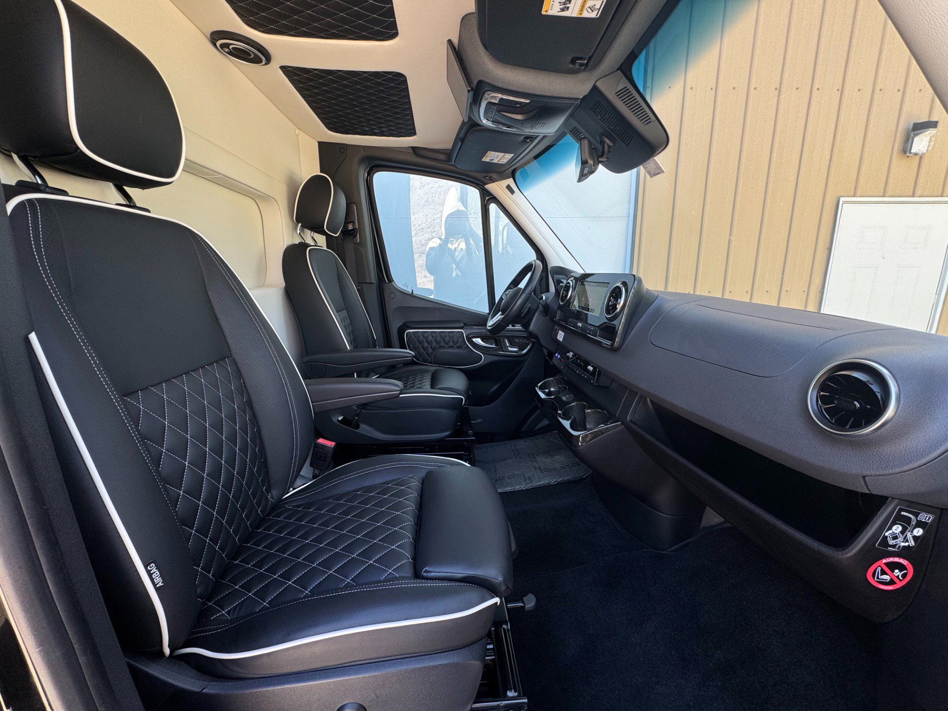 Used 2024 Mercedes-Benz Sprinter 3500 image 27