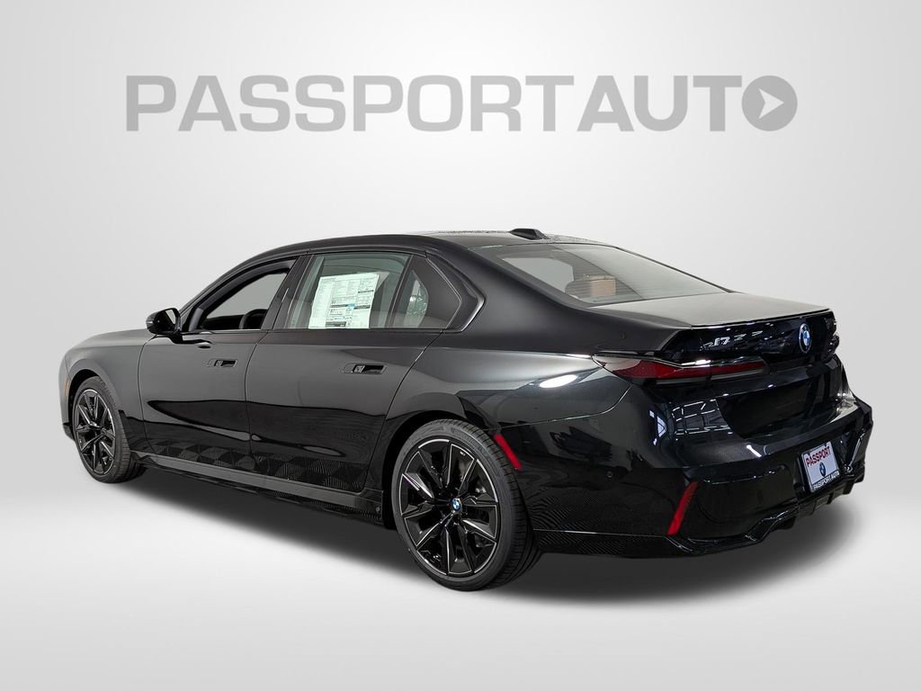 New 2026 BMW i7 xDrive60 w/ Executive Package image 3