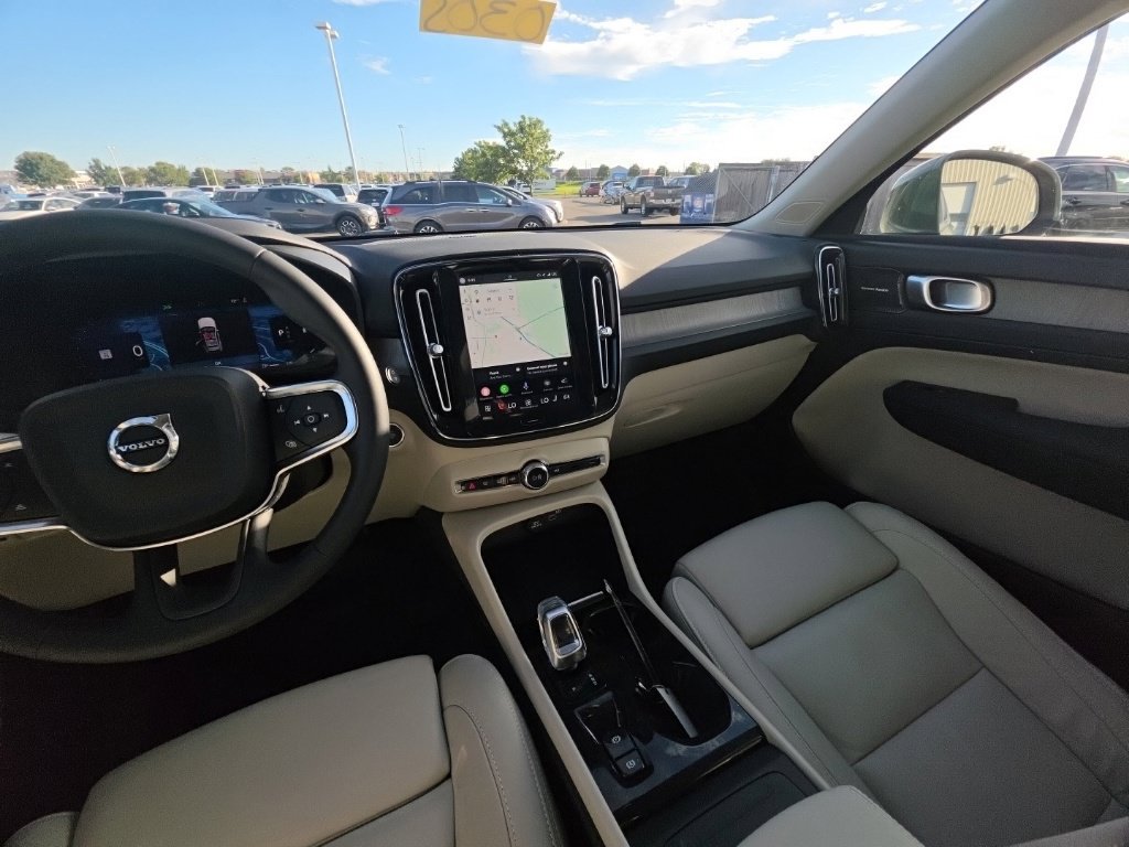 Used 2023 Volvo XC40 B5 Ultimate w/ Protection Package Premier AWD/4WD image 28