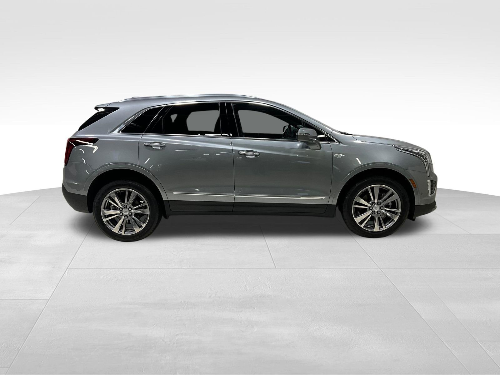 Used 2025 Cadillac XT5 Premium Luxury w/ Technology Package image 3