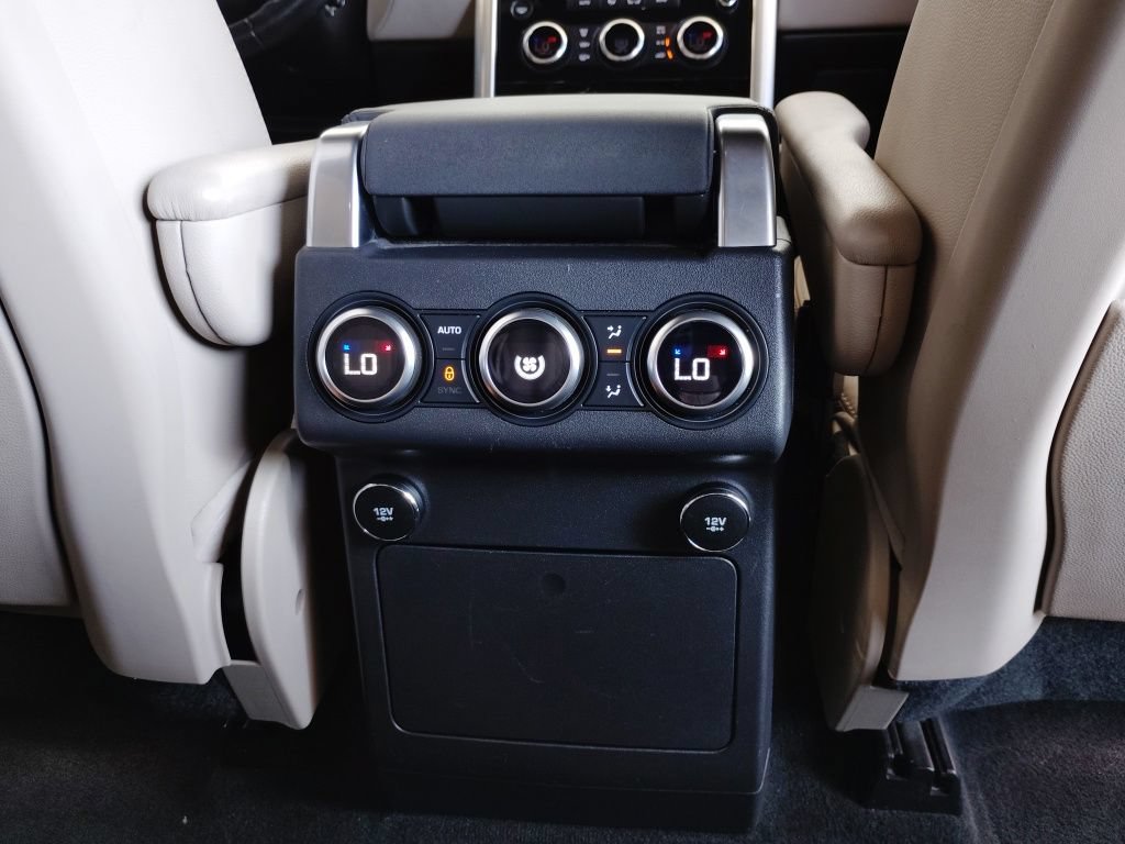 Used 2019 Land Rover Discovery HSE AWD/4WD image 20