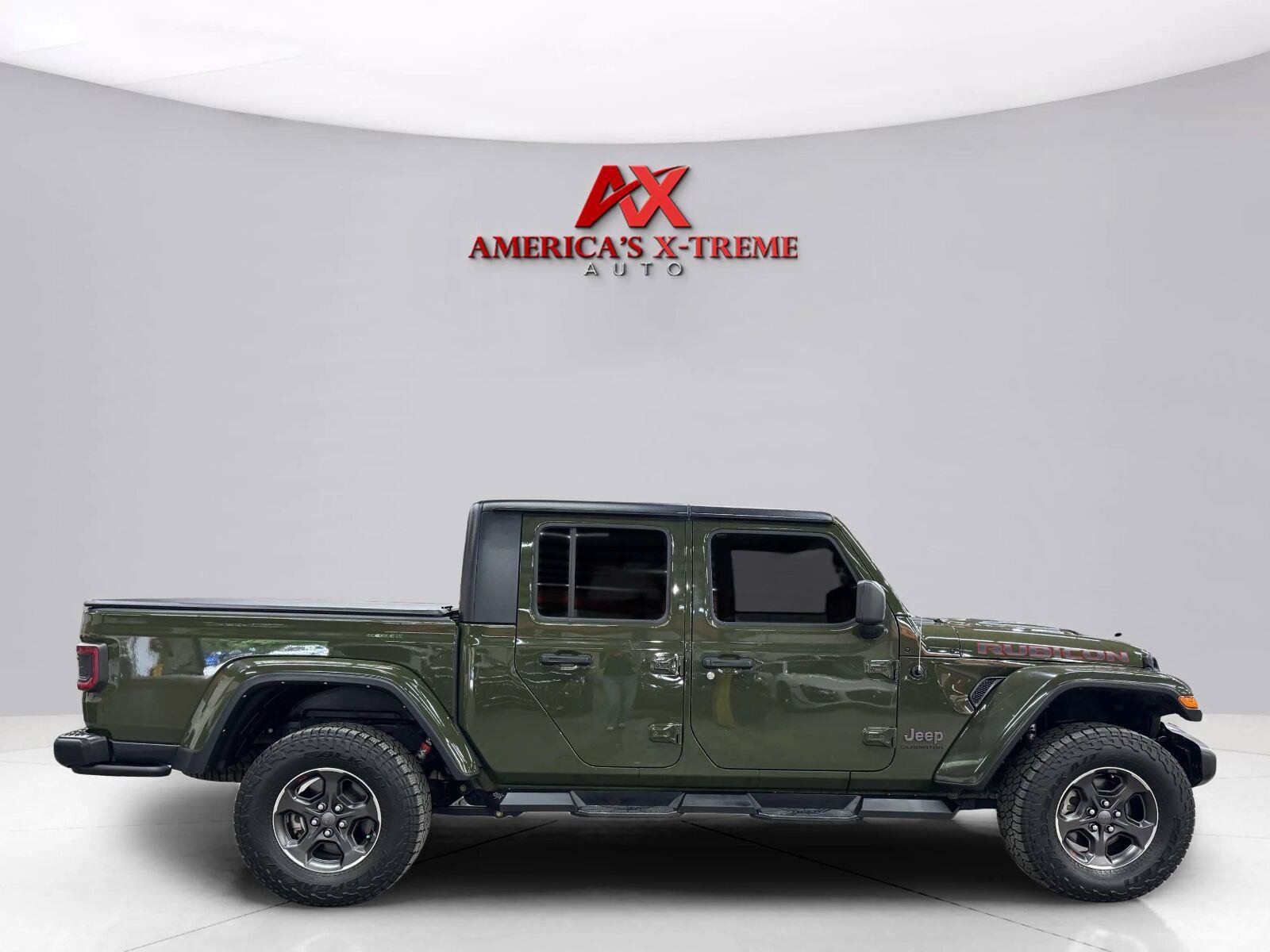 Used 2021 Jeep Gladiator Rubicon w/ Trailer Tow Package AWD/4WD image 7