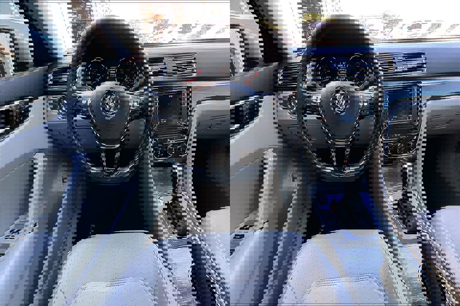 Used 2018 Volkswagen Passat 2.0T SE image 6