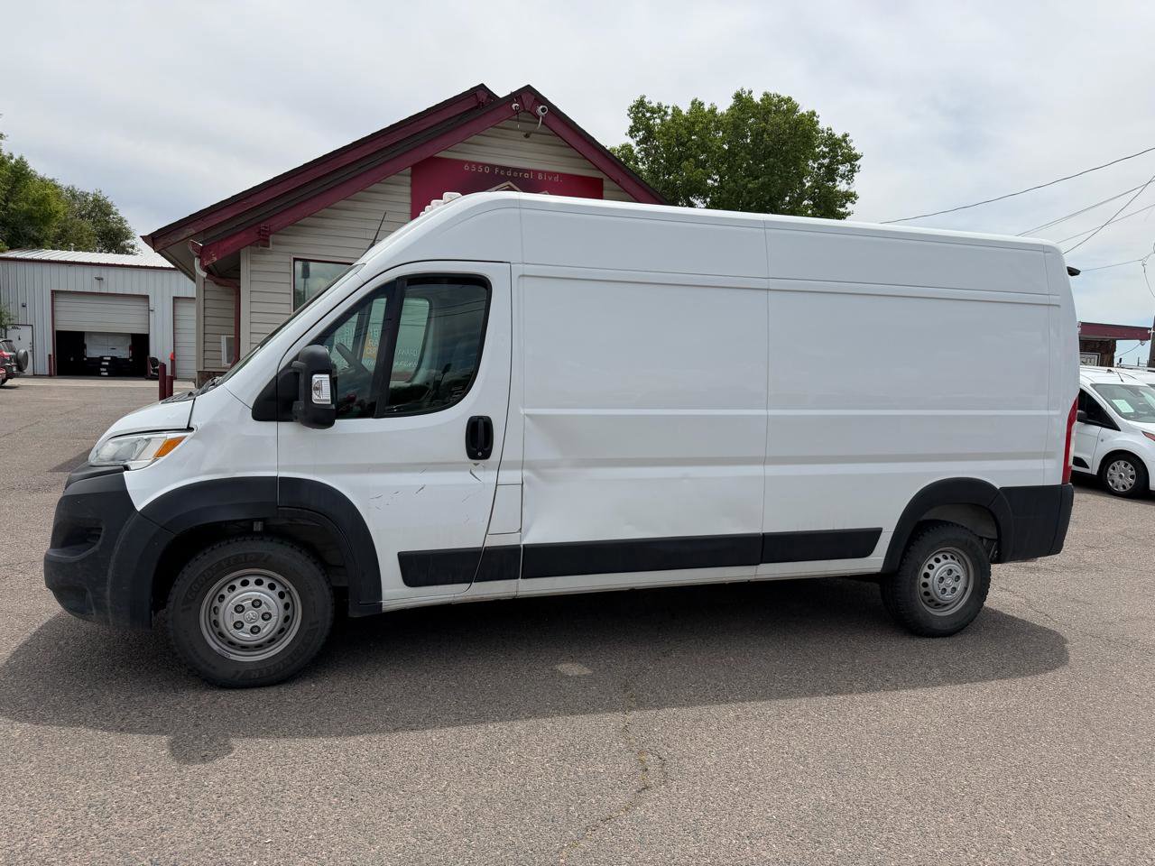 Used 2024 RAM ProMaster 2500 w/ Convenience Group FWD image 2