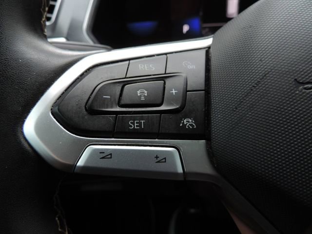 Used 2023 Volkswagen Tiguan SE w/ Panoramic Sunroof Package FWD image 28