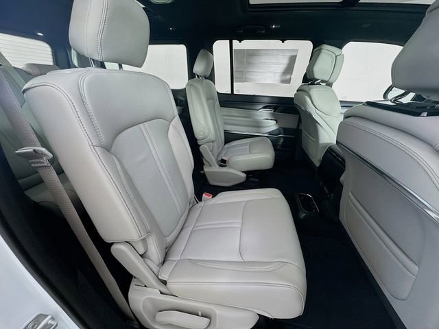 New 2026 Jeep Grand Wagoneer Summit image 32