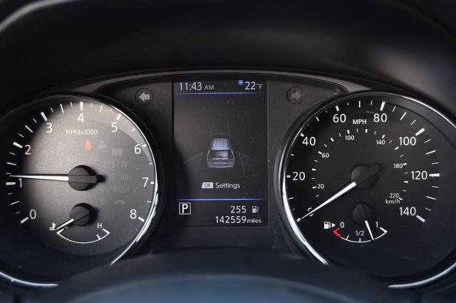 Used 2020 Nissan Rogue SV w/ Premium Package image 15