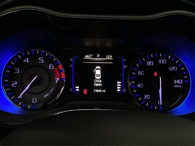 Used 2015 Chrysler 200 S FWD image 21
