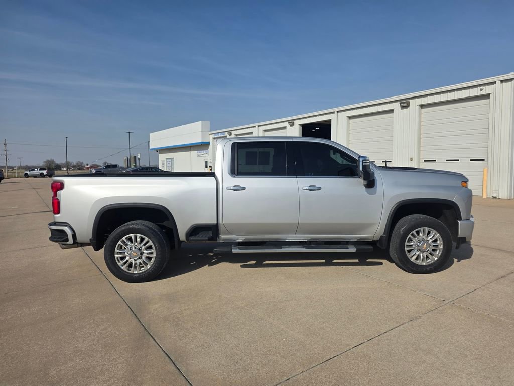 Used 2022 Chevrolet Silverado 2500 High Country image 3