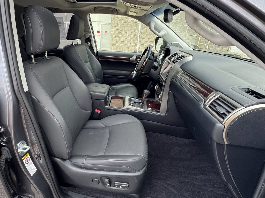 Used 2019 Lexus GX 460 Premium AWD/4WD image 36