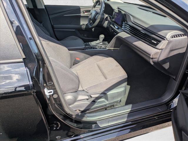 Used 2025 Toyota Camry LE FWD image 18