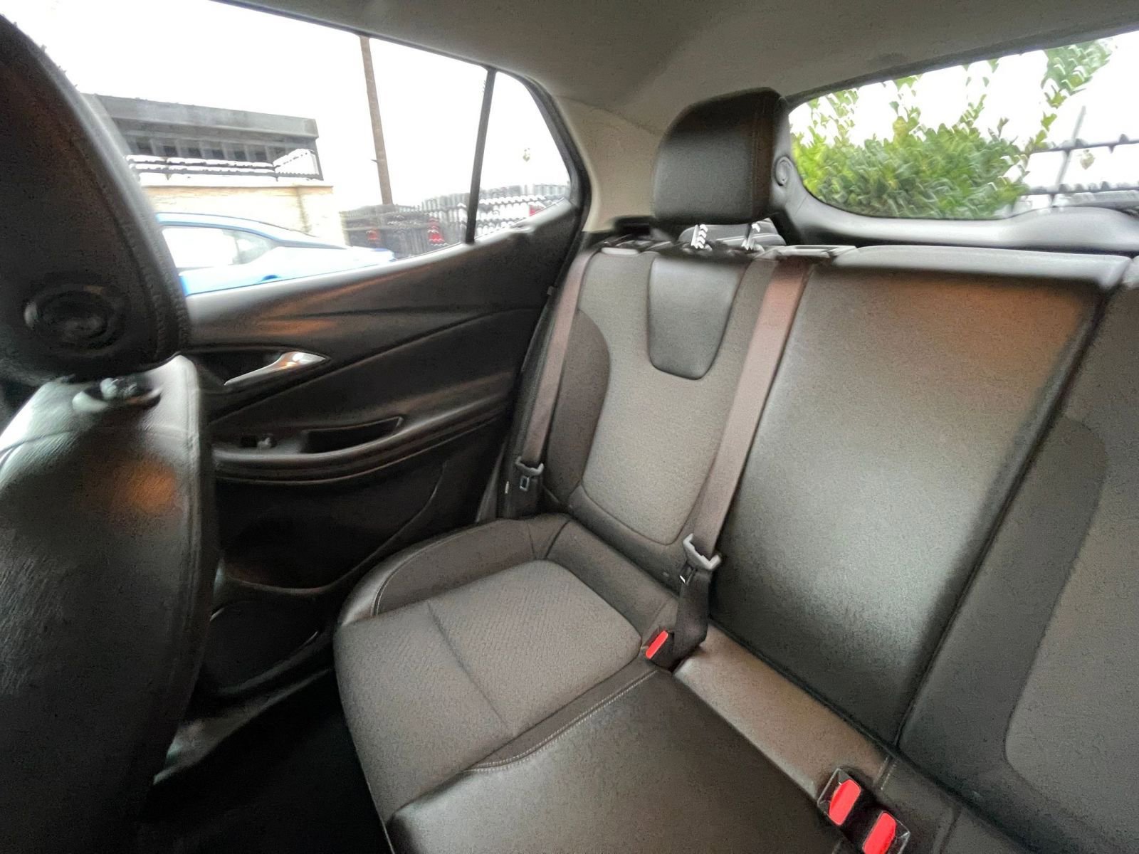 Used 2025 Buick Encore GX Preferred image 40