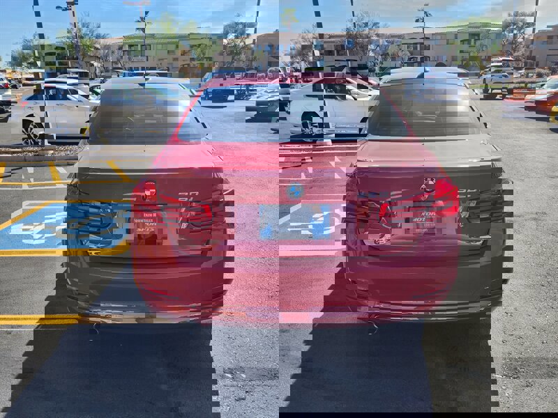 Used 2018 BMW 320i Sedan w/ Convenience Package image 4