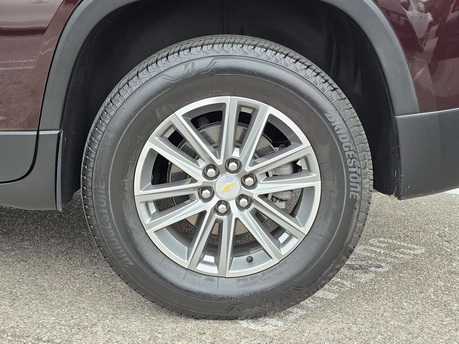 Used 2023 Chevrolet Traverse LT FWD image 9