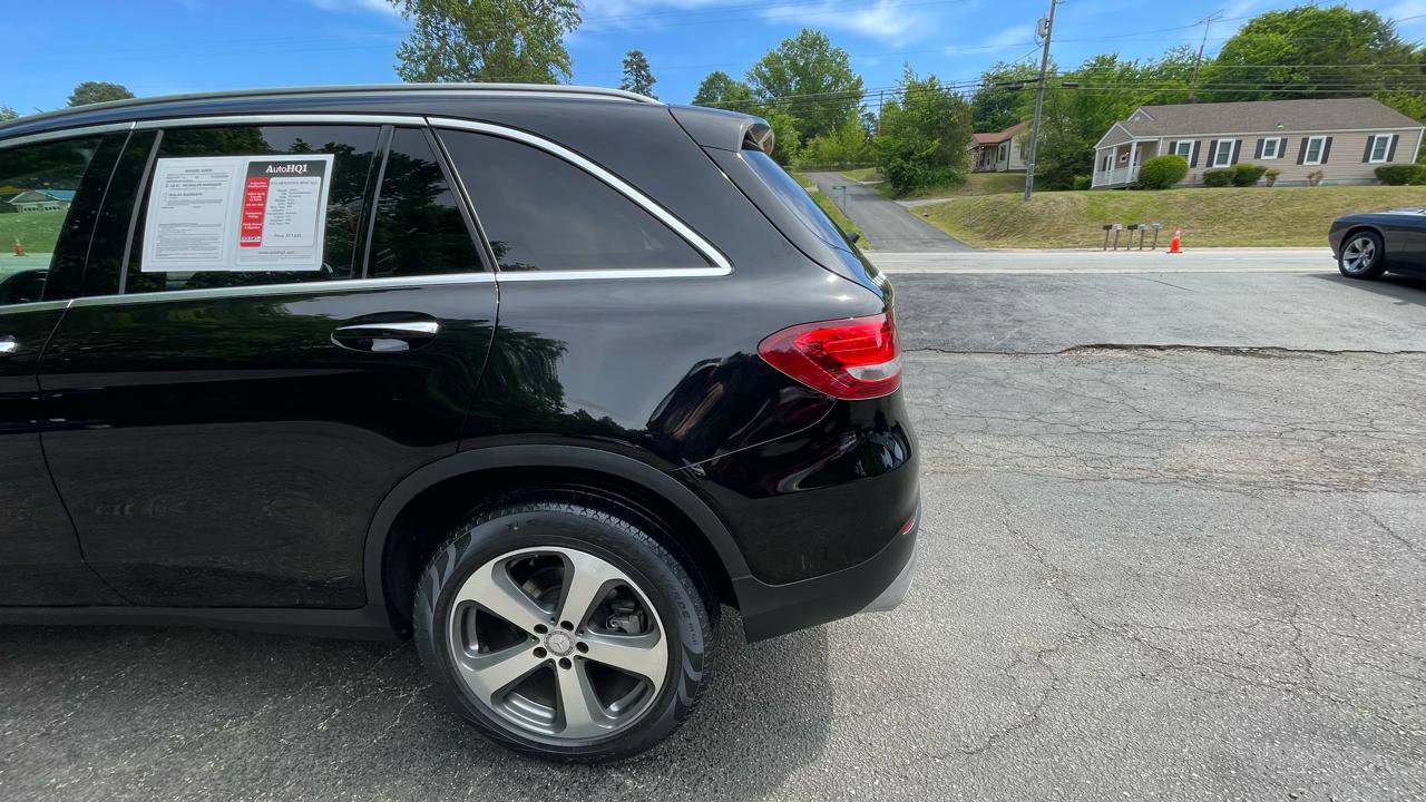 Used 2016 Mercedes-Benz GLC 300 4MATIC w/ Multimedia Package image 5