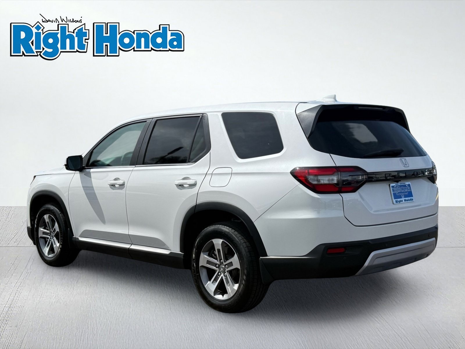 Used 2025 Honda Pilot EX-L image 4