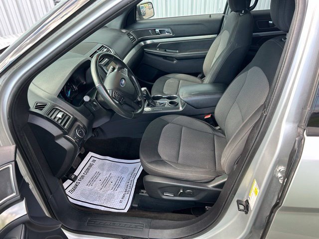 Used 2018 Ford Explorer XLT w/ Equipment Group 201A FWD image 13