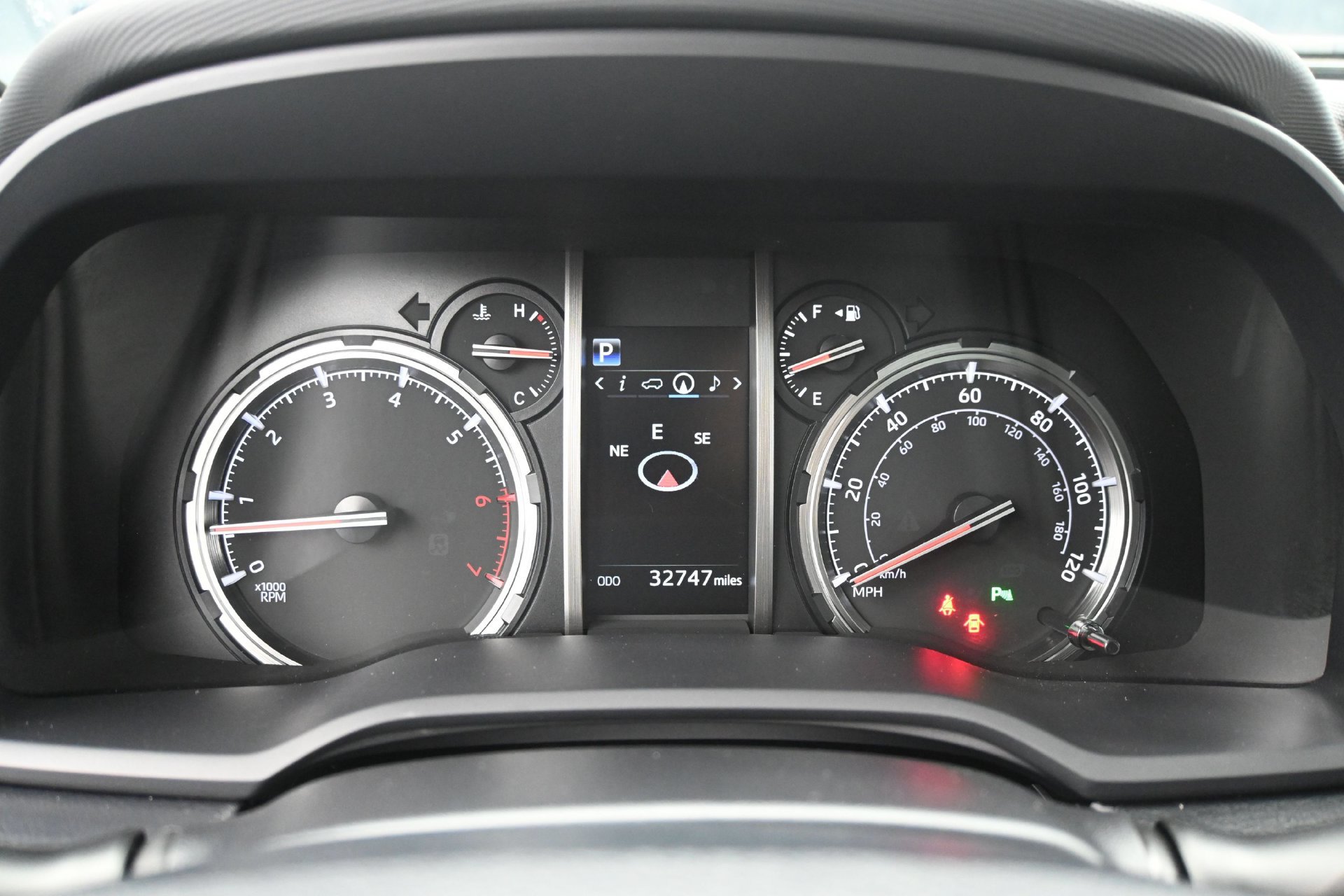 Used 2024 Toyota 4Runner Limited AWD/4WD image 25