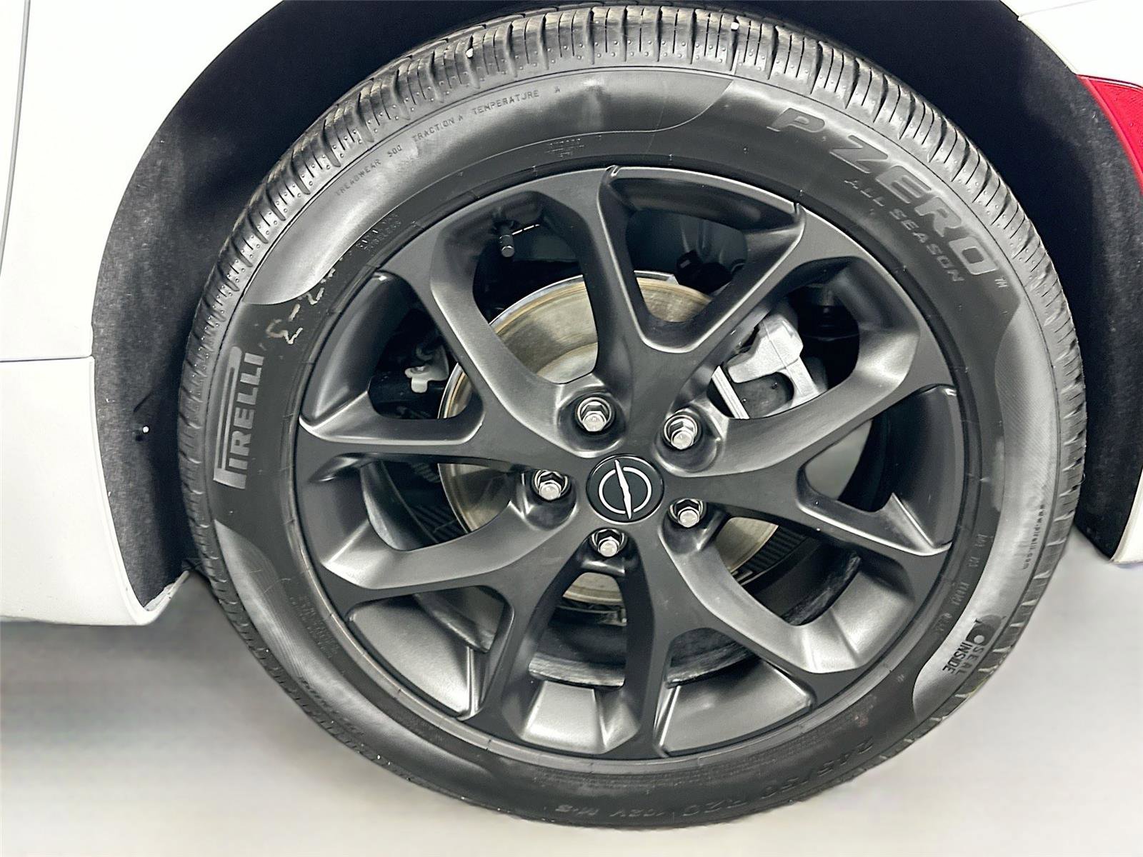 Used 2025 Chrysler Pacifica Limited image 32