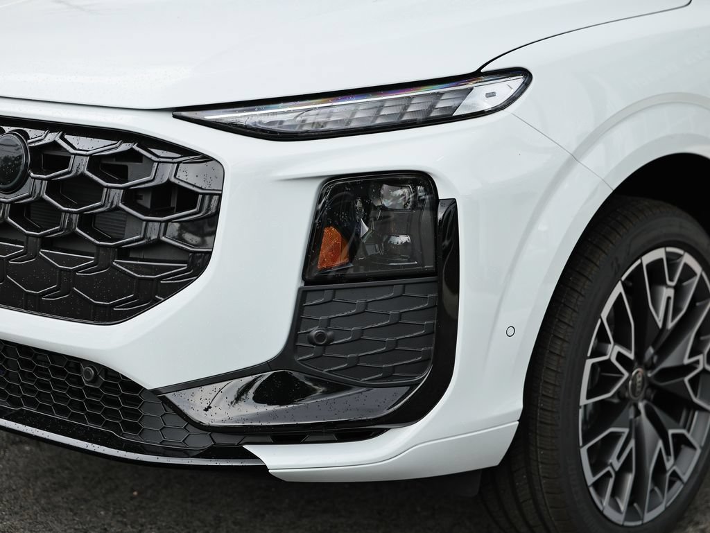 New 2026 Audi Q3 quattro 2.0T AWD/4WD image 12