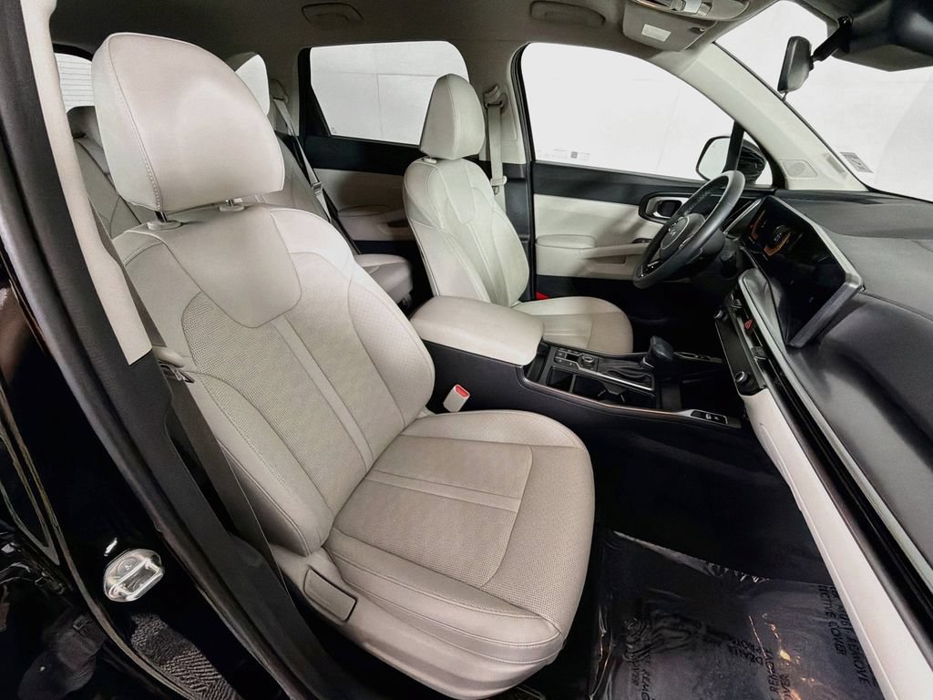 Used 2025 Kia Sorento S AWD/4WD image 28
