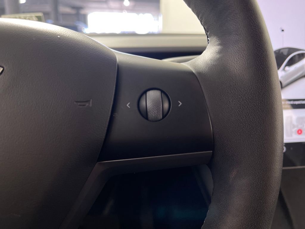 Used 2021 Tesla Model Y Long Range image 29