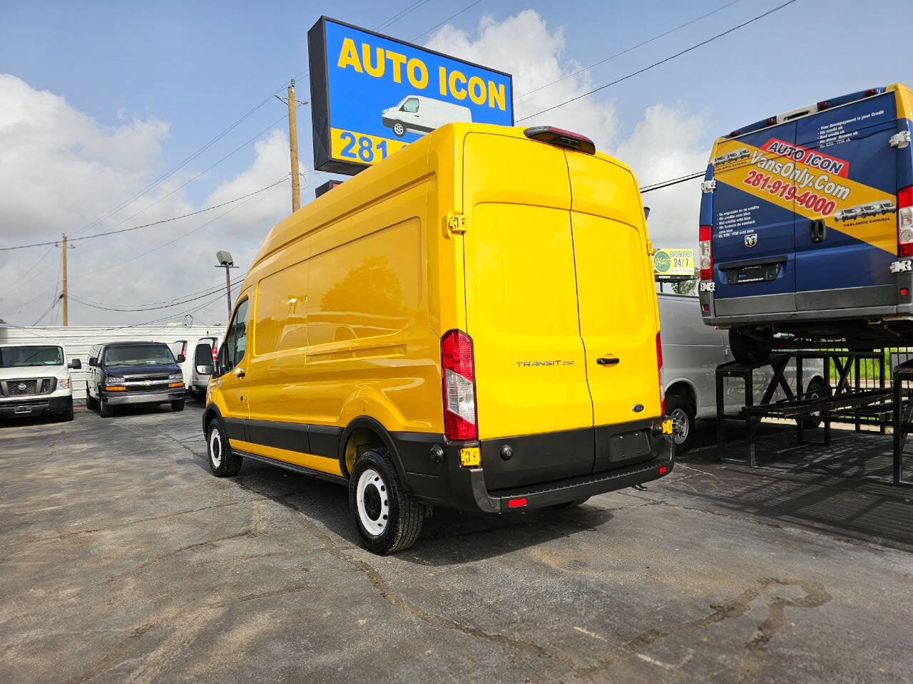 Used 2020 Ford Transit 250 250 3dr LWB High Roof Cargo Va w/ Load Area Protection Package image 25