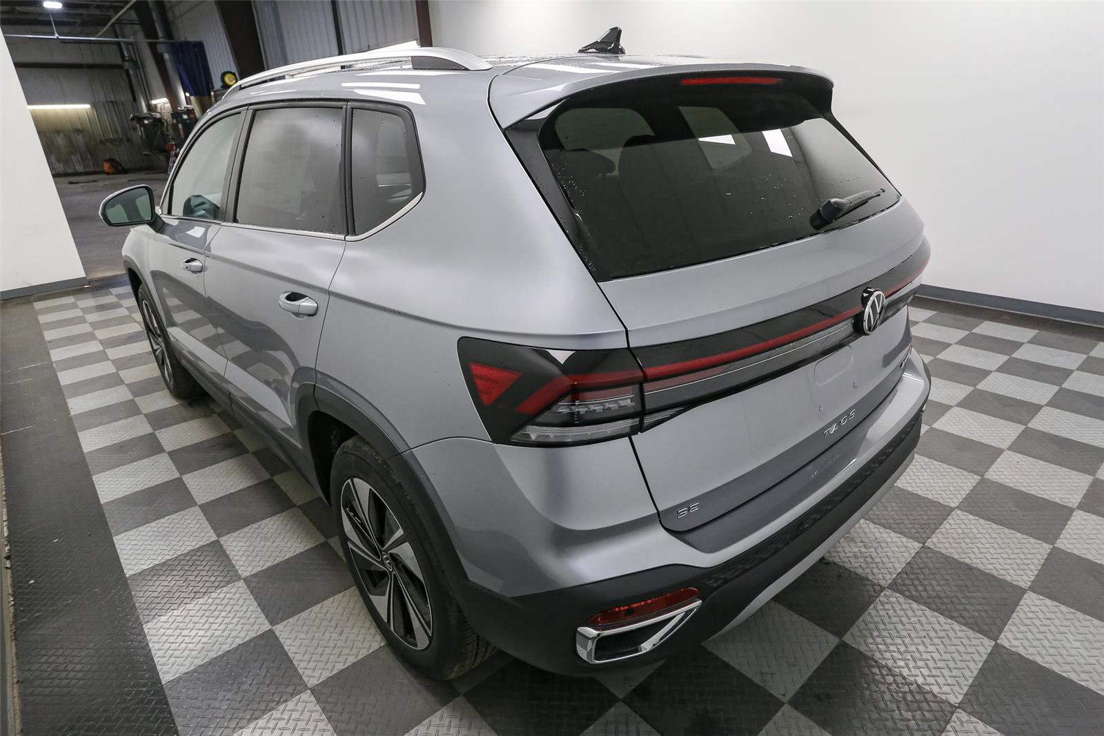 New 2025 Volkswagen Taos SE image 9