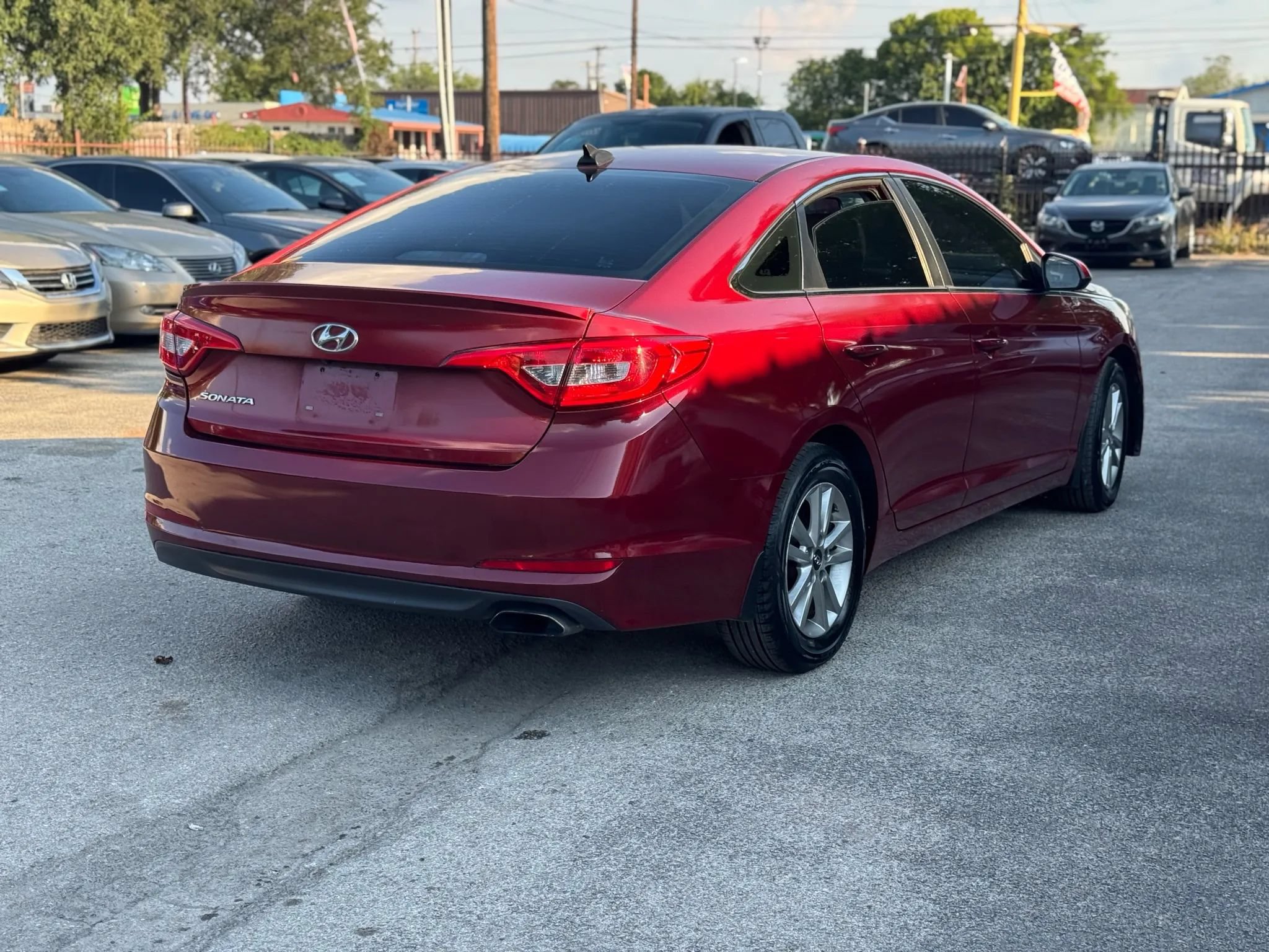 Used 2016 Hyundai Sonata SE w/ Winter Weather Package FWD image 8