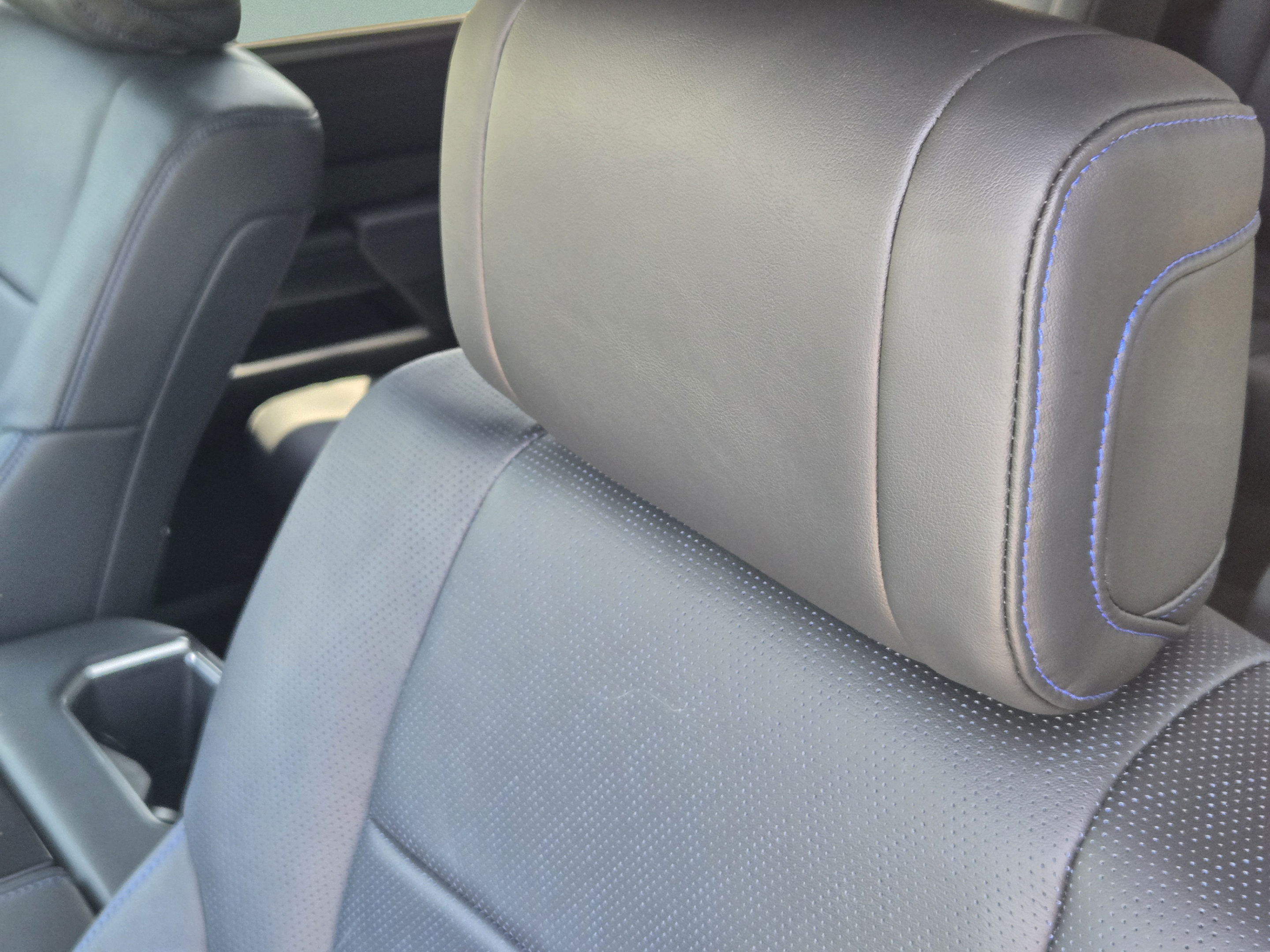 Used 2025 Toyota Sequoia Platinum AWD/4WD image 22