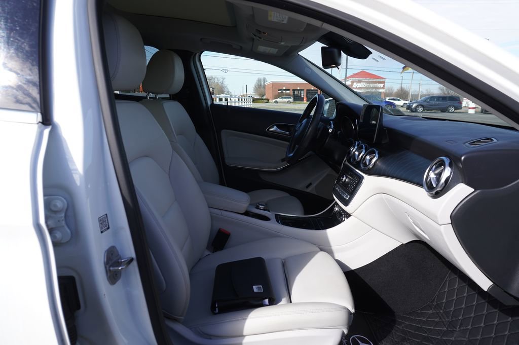 Used 2018 Mercedes-Benz GLA 250 4MATIC image 8