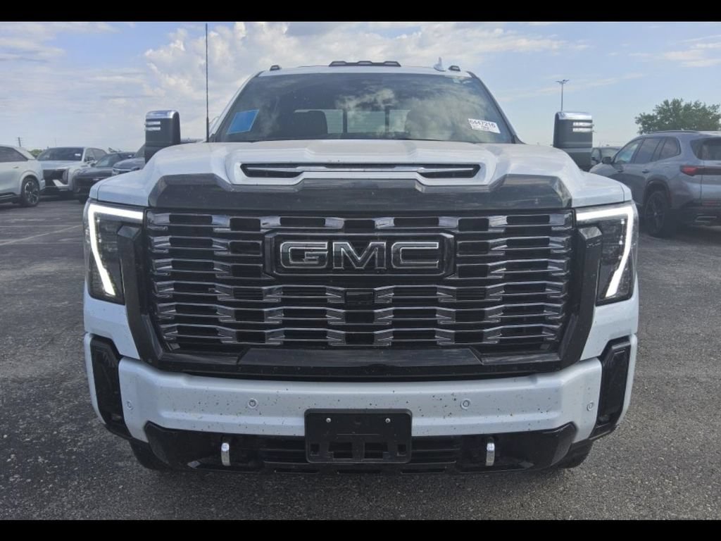 Used 2026 GMC Sierra 2500 Denali Ultimate AWD/4WD image 3