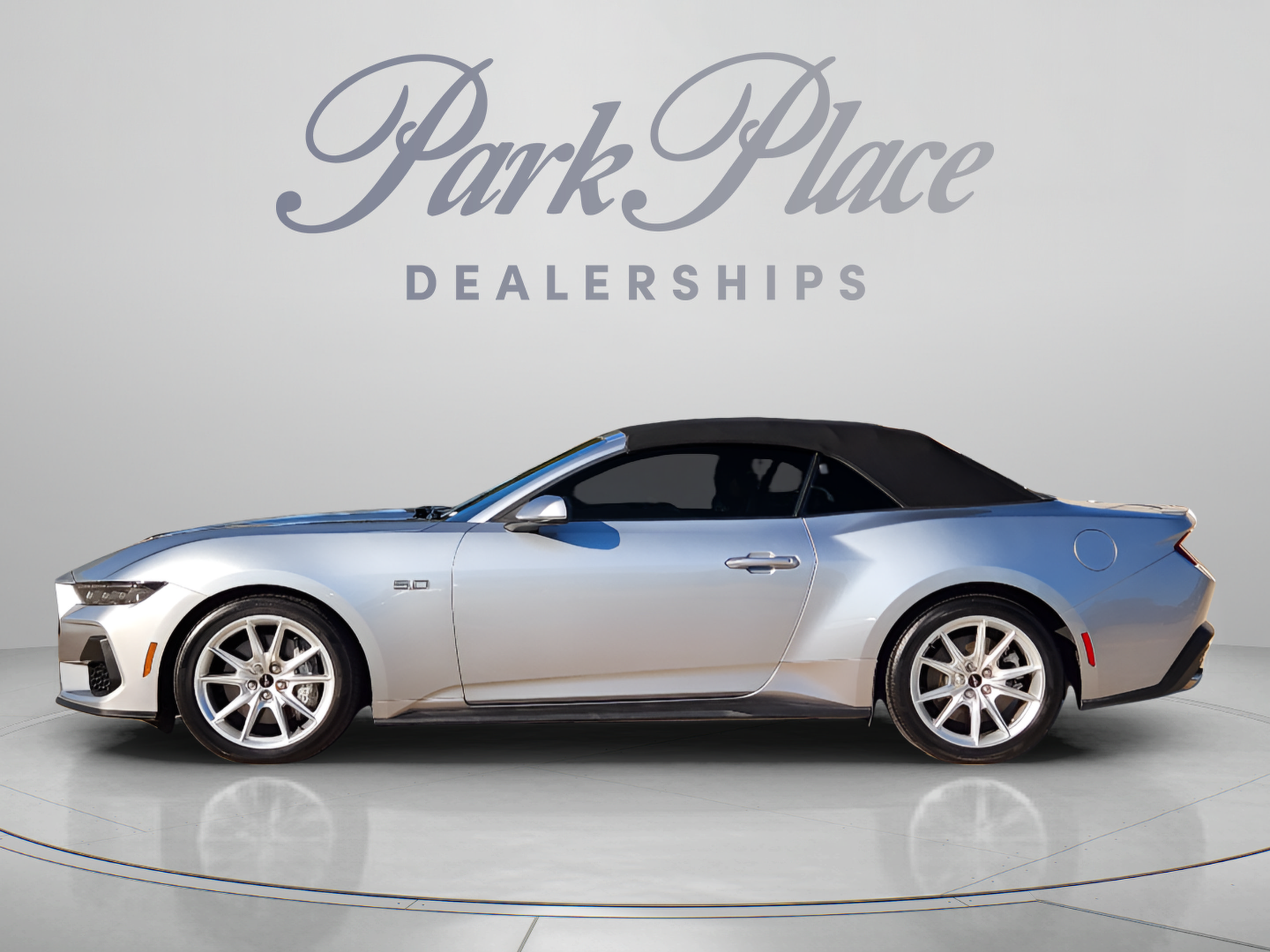 Used 2025 Ford Mustang GT Premium RWD image 2