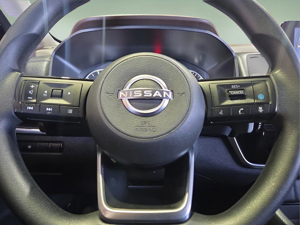 Used 2022 Nissan Rogue SV FWD image 25