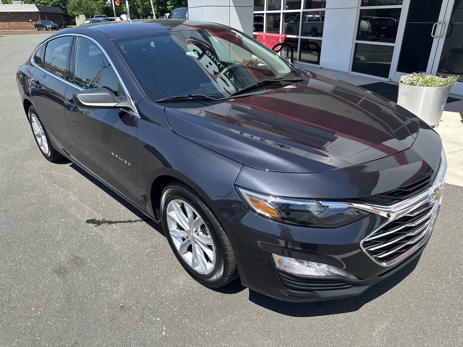 Used 2023 Chevrolet Malibu LT FWD image 2