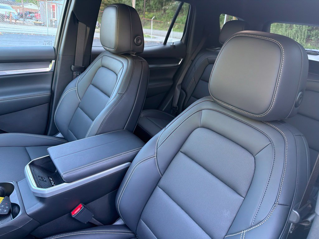 New 2027 GMC Terrain Elevation w/ Elevation Premium Package AWD/4WD image 10