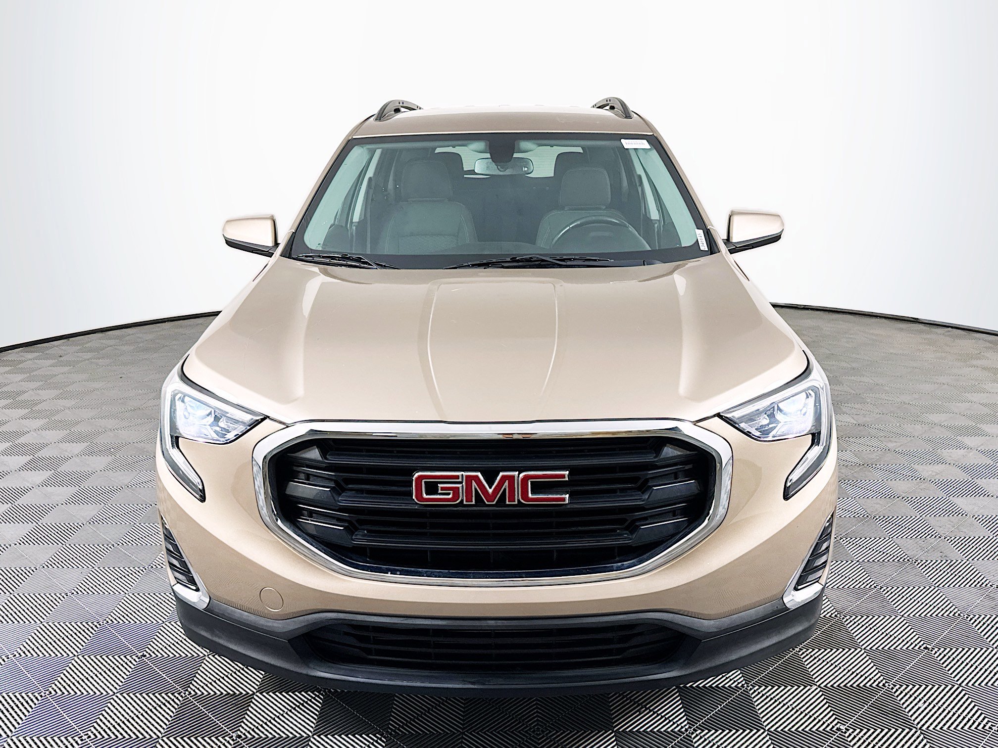Used 2018 GMC Terrain SLE w/ Driver Convenience Package image 2