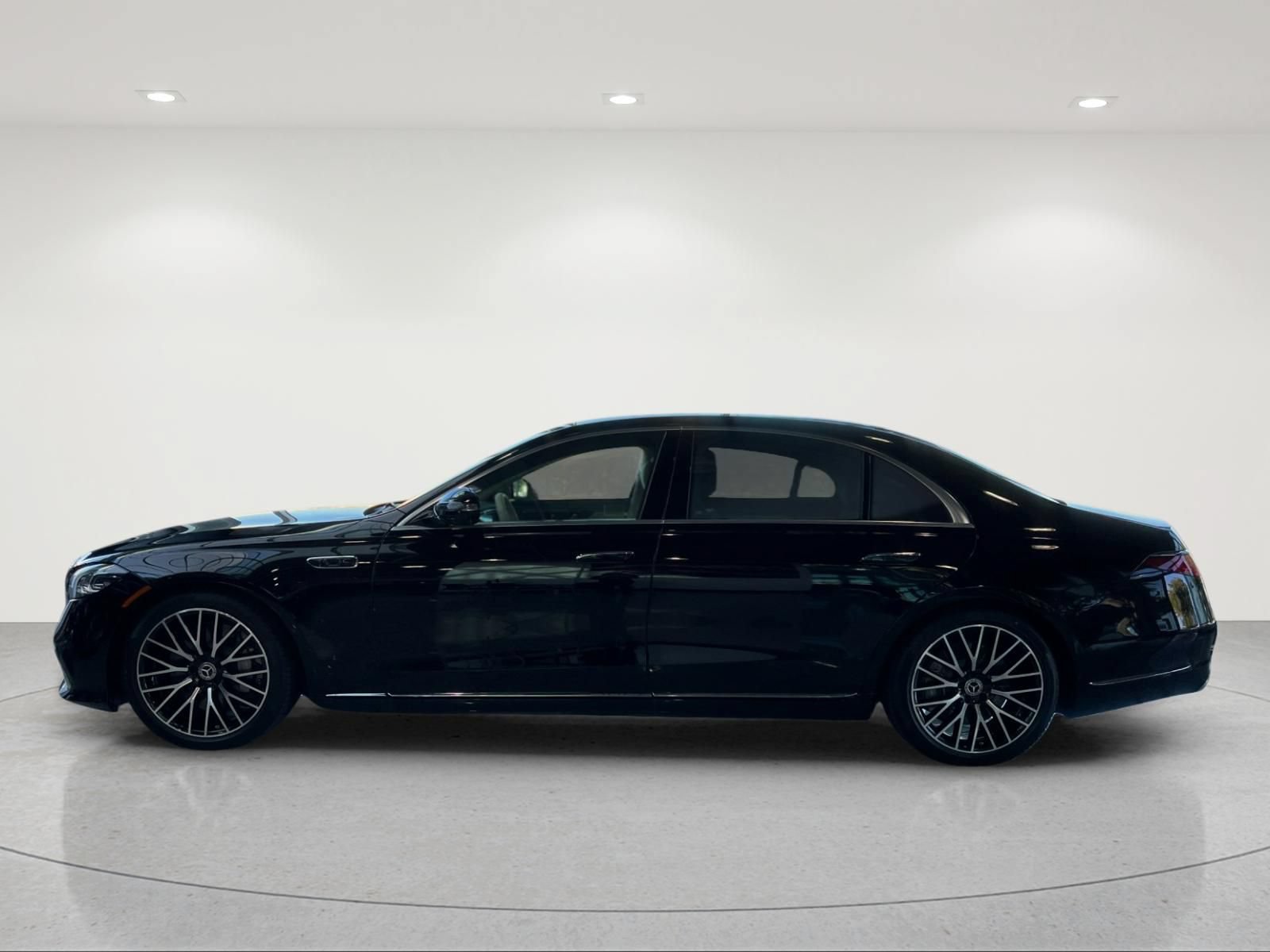 New 2027 Mercedes-Benz S 580 4MATIC Sedan image 2