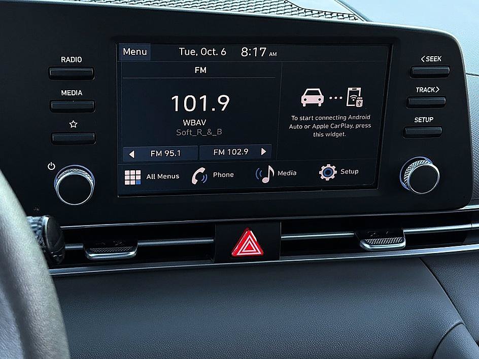 Certified 2024 Hyundai Elantra SE FWD image 12