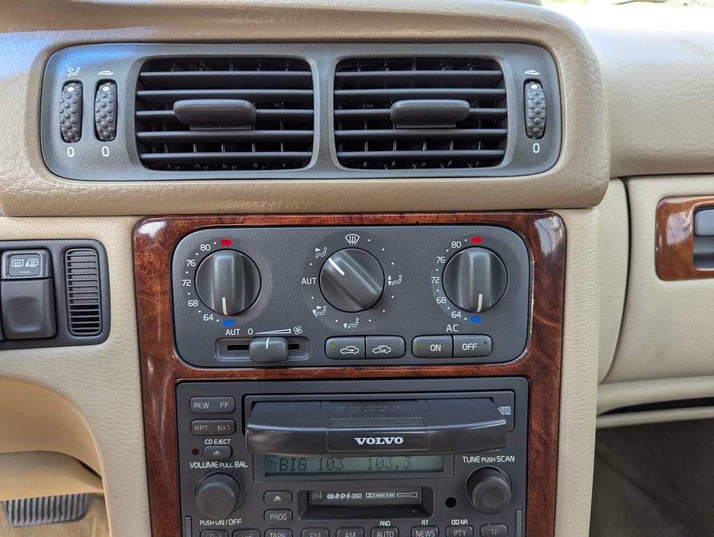 Used 2000 Volvo C70 LT FWD image 20