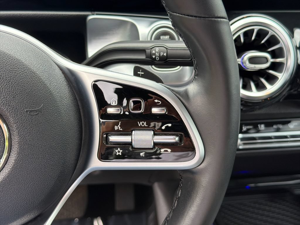 Used 2021 Mercedes-Benz GLB 250 4MATIC w/ Premium Package image 26