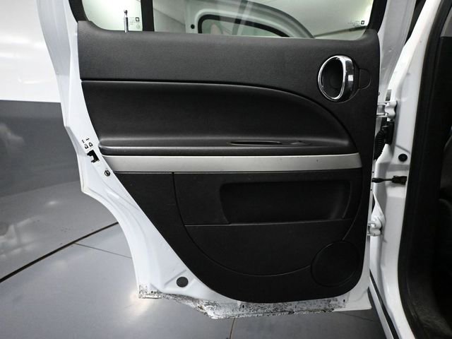 Used 2009 Chevrolet HHR LS image 26