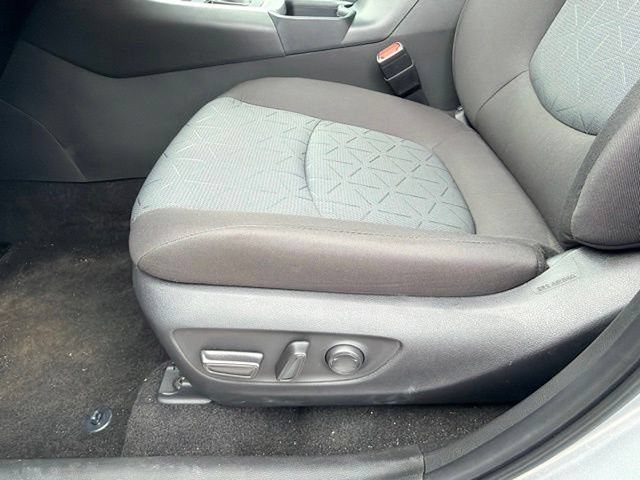 Used 2025 Toyota RAV4 XLE w/ Convenience Package FWD image 9