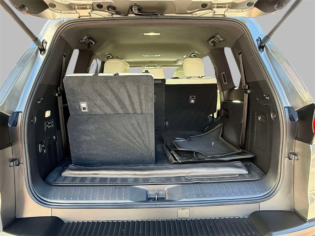 Used 2024 Lexus LX 600 4WD w/ Luxury Package image 17